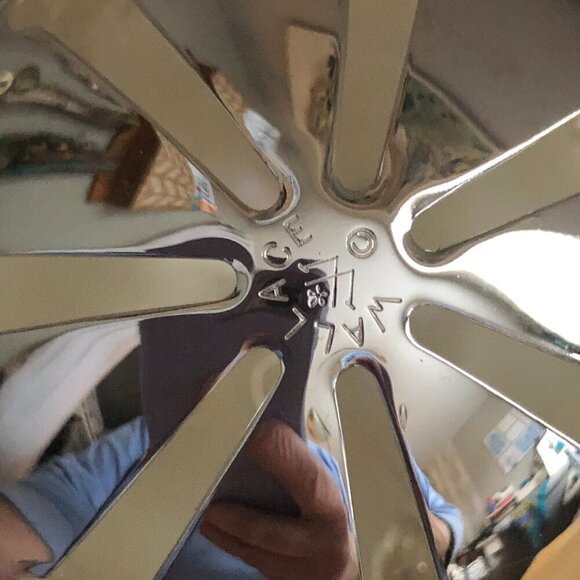 Wallace Silversmiths 2005 Silver Sleigh Bell - 35th Anniversary Edition - Picture 8 of 13